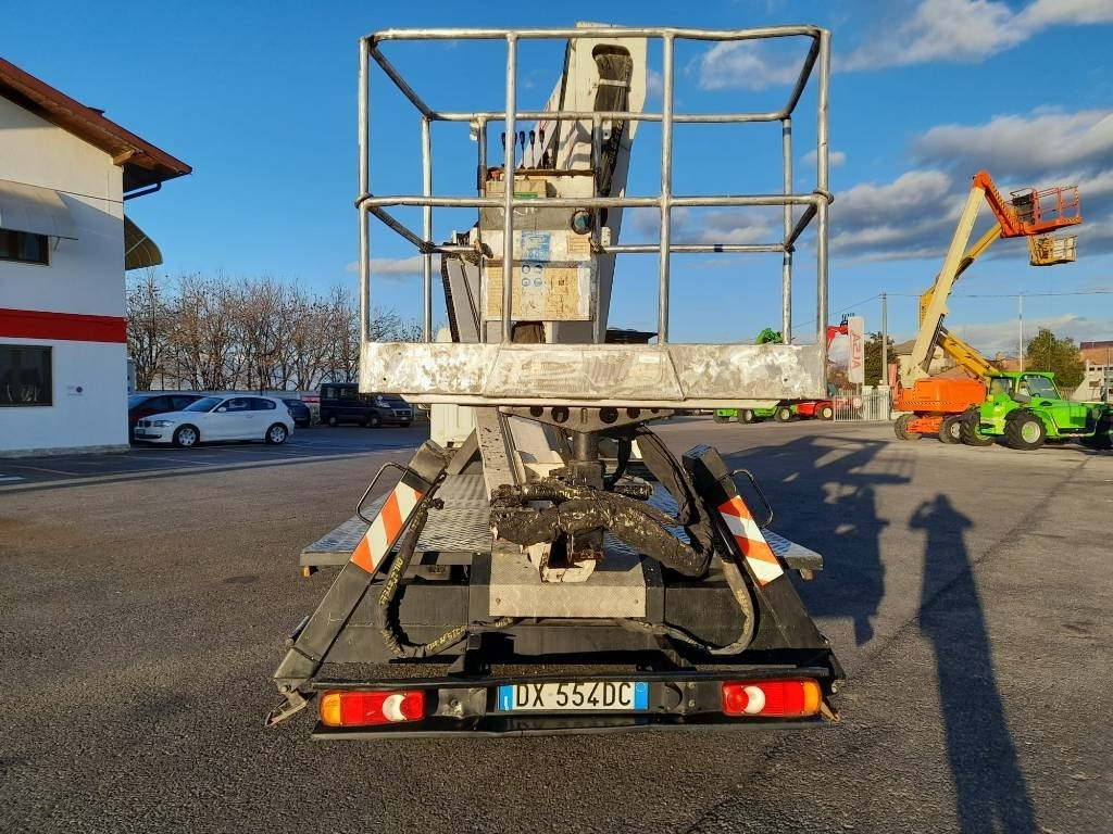 Caminhão com plataforma aérea Oil & Steel 189: foto 16