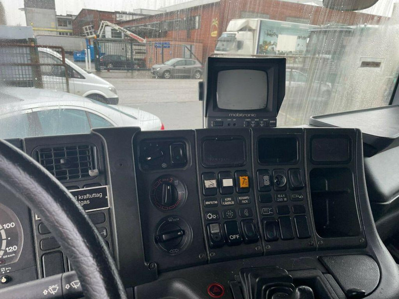 Leasing de Scania P94-300 Emelőkosaras 33m Scania P94-300 Emelőkosaras 33m: foto 9