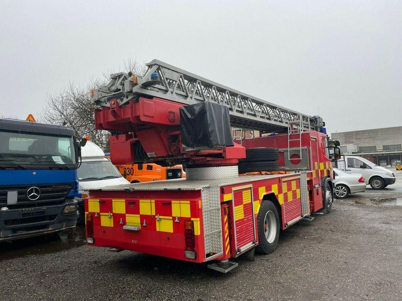 Scania P94-300 Emelőkosaras 33m - Camião, Camião grua: foto 3 Scania P94-300 Emelőkosaras 33m - Camião, Camião grua: foto 3