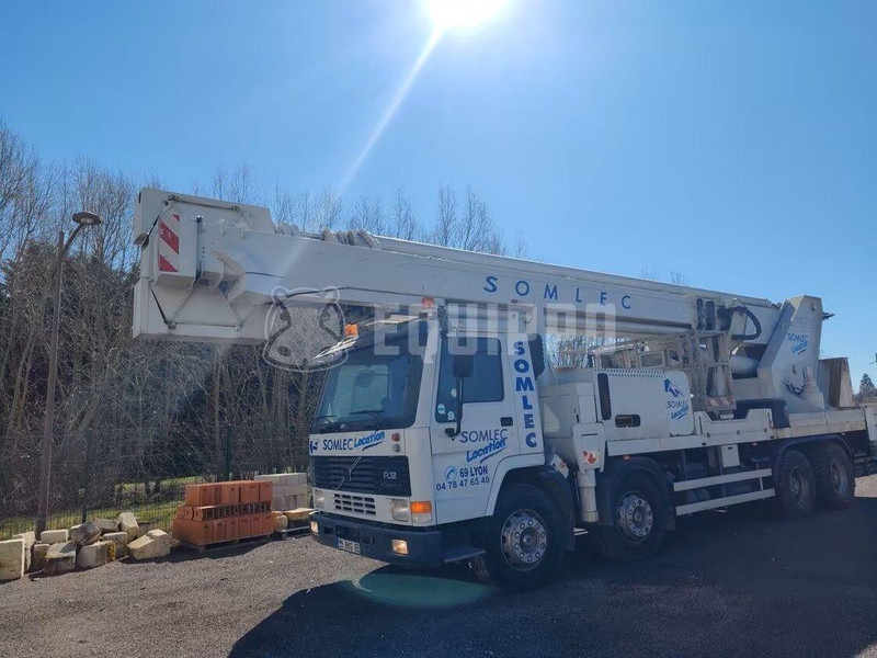 Volvo FL12 - Mounted boom lift truck - Camião, Camião grua: foto 1 Volvo FL12 - Mounted boom lift truck - Camião, Camião grua: foto 1