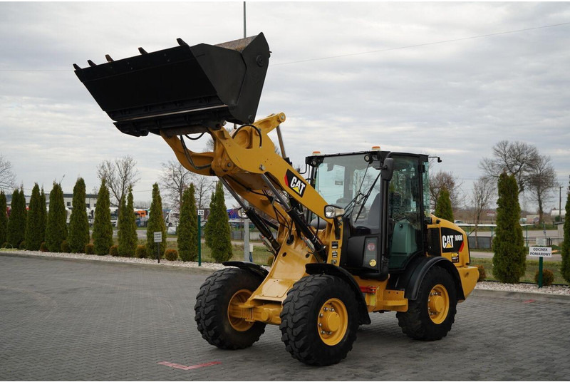 Caterpillar 906M / ŁADOWARKA KOŁOWA / 2019 ROK / ŁYŻKA SZCZĘKOWA / - Pá carregadora de rodas: foto 1 Caterpillar 906M / ŁADOWARKA KOŁOWA / 2019 ROK / ŁYŻKA SZCZĘKOWA / - Pá carregadora de rodas: foto 1