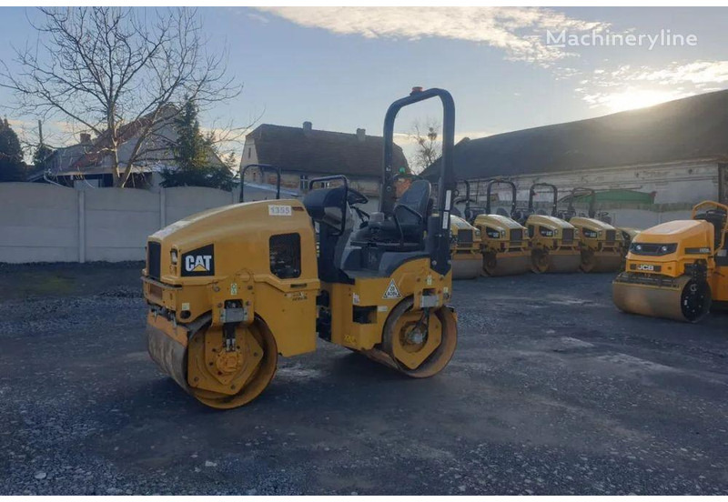 Caterpillar CB 24B road roller - Rolo: foto 3 Caterpillar CB 24B road roller - Rolo: foto 3