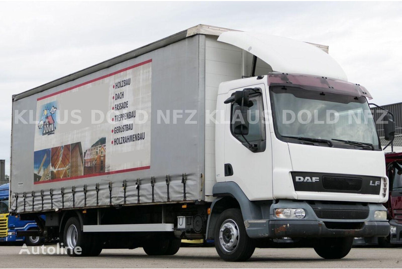 DAF LF 45.220 P+P + Tail lift - Camião de lona: foto 2 DAF LF 45.220 P+P + Tail lift - Camião de lona: foto 2