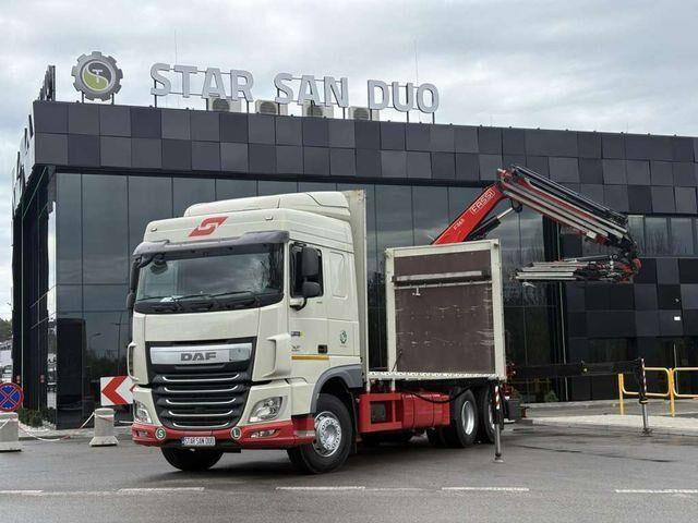 DAF XF 440 6x2 Fassi F365 FLY JIBCranePallet Grippe - Camião de caixa aberta/ Plataforma, Camião grua: foto 1 DAF XF 440 6x2 Fassi F365 FLY JIBCranePallet Grippe - Camião de caixa aberta/ Plataforma, Camião grua: foto 1
