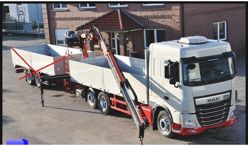 DAF XF 440 - Camião de caixa aberta/ Plataforma, Camião grua: foto 1 DAF XF 440 - Camião de caixa aberta/ Plataforma, Camião grua: foto 1