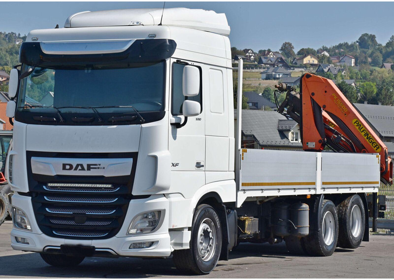 DAF XF 530 Pritsche 6,30 m + PK 15500 * TOPZUSTAND - Camião de caixa aberta/ Plataforma, Camião grua: foto 4 DAF XF 530 Pritsche 6,30 m + PK 15500 * TOPZUSTAND - Camião de caixa aberta/ Plataforma, Camião grua: foto 4
