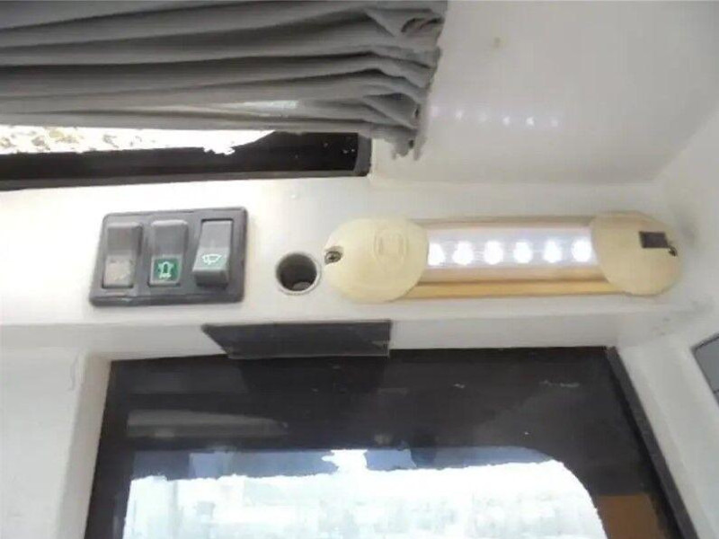 Caminhão com plataforma aérea Hino 700 3441 6X4 Emelőkosaras 22,8m: foto 19