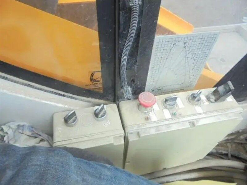 Caminhão com plataforma aérea Hino 700 3441 6X4 Emelőkosaras 22,8m: foto 18