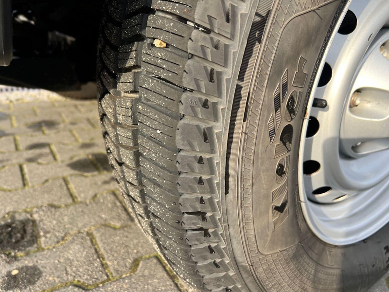 Isuzu Satellite 4X4 Kontener Chłodnia/Mroźnia + 230V ThermoKing - Carrinha frigorífica: foto 5 Isuzu Satellite 4X4 Kontener Chłodnia/Mroźnia + 230V ThermoKing - Carrinha frigorífica: foto 5