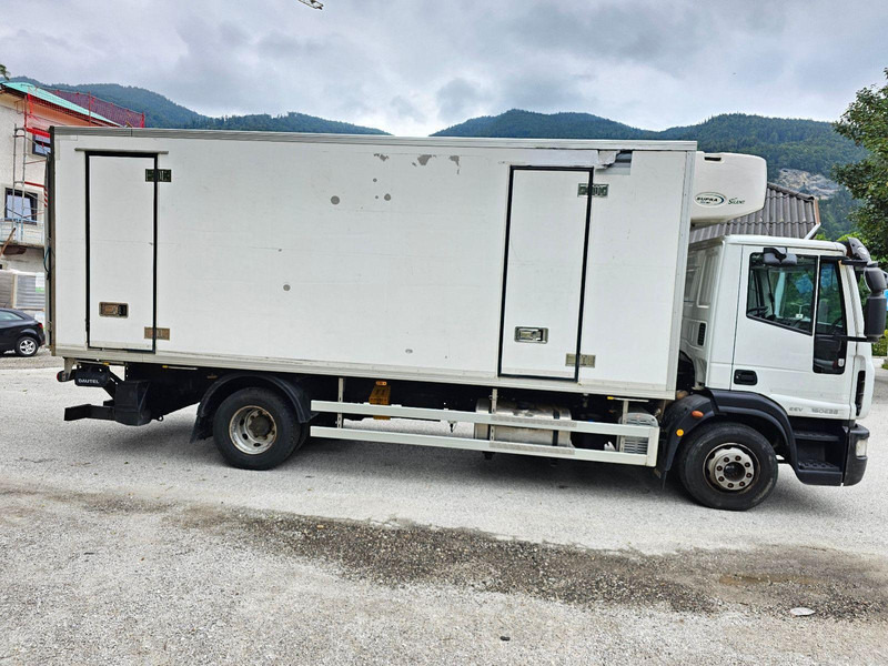 Iveco 160E28 Frigo Carrier Supra 1150MT + Tail lift - Camião frigorífico: foto 4 Iveco 160E28 Frigo Carrier Supra 1150MT + Tail lift - Camião frigorífico: foto 4