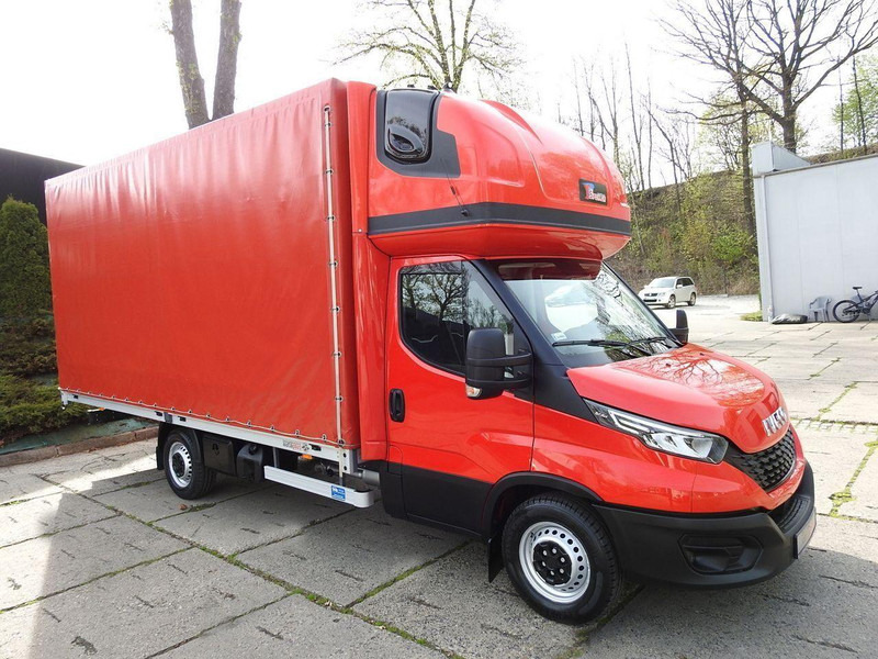 Iveco DAILY 35S18 PLANDEKA 10 PALET WEBASTO KLIMATYZACJA TEMPOMAT LEDY - Camião furgão: foto 4 Iveco DAILY 35S18 PLANDEKA 10 PALET WEBASTO KLIMATYZACJA TEMPOMAT LEDY - Camião furgão: foto 4