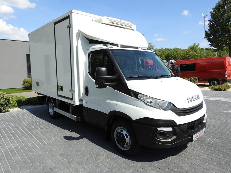 Iveco DAILY 50C15 CHŁODNIA KONTENER -5*C ZASILANIE 230V KLIMATYZACJA B - Carrinha frigorífica: foto 4 Iveco DAILY 50C15 CHŁODNIA KONTENER -5*C ZASILANIE 230V KLIMATYZACJA B - Carrinha frigorífica: foto 4