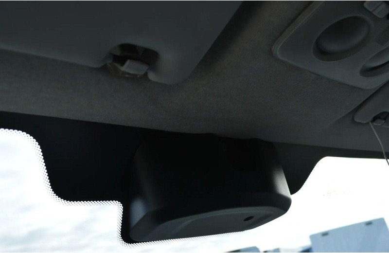 Carrinha frigorífica Iveco DAILY 60C15 REFRIGERATOR + SIDE AND REAR DOORS, LIFT FOLDED UNDE: foto 17 Carrinha frigorífica Iveco DAILY 60C15 REFRIGERATOR + SIDE AND REAR DOORS, LIFT FOLDED UNDE: foto 17