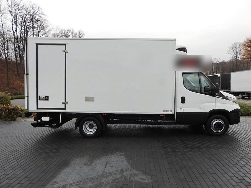 Carrinha frigorífica Iveco DAILY 70C17 CHŁODNIA 0*C WINDA 9 PALET ZASILANIE 230V TEMPOMAT K: foto 7