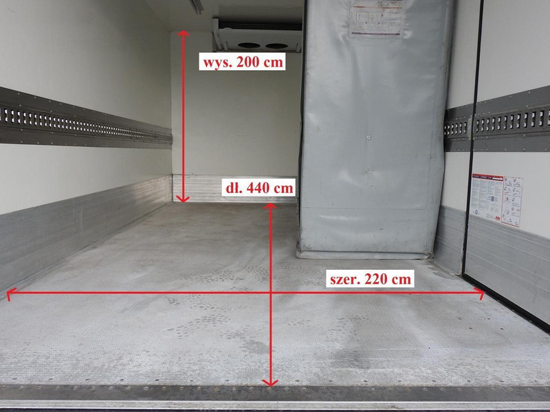 Carrinha frigorífica Iveco DAILY 70C17 CHŁODNIA 0*C WINDA 9 PALET ZASILANIE 230V TEMPOMAT K: foto 14