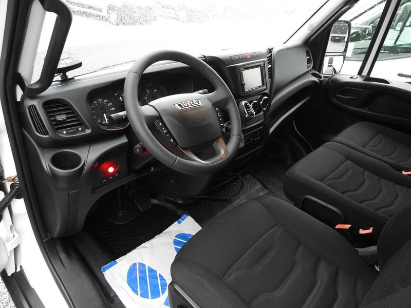 Iveco DAILY 70C17 CHŁODNIA 0*C WINDA 9 PALET ZASILANIE 230V TEMPOMAT K - Carrinha frigorífica: foto 2 Iveco DAILY 70C17 CHŁODNIA 0*C WINDA 9 PALET ZASILANIE 230V TEMPOMAT K - Carrinha frigorífica: foto 2