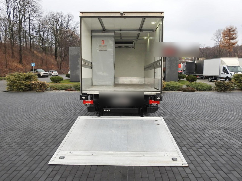 Carrinha frigorífica Iveco DAILY 70C17 CHŁODNIA 0*C WINDA 9 PALET ZASILANIE 230V TEMPOMAT K: foto 12