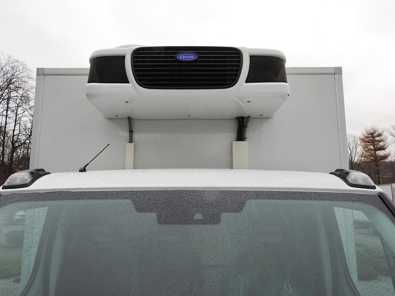 Carrinha frigorífica Iveco DAILY 70C17 CHŁODNIA 0*C WINDA 9 PALET ZASILANIE 230V TEMPOMAT K: foto 17