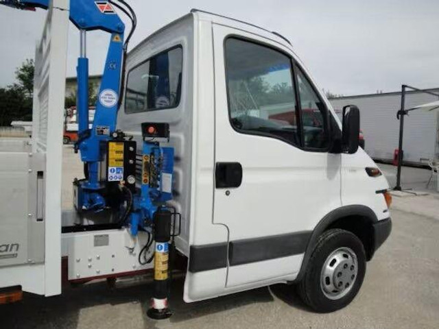 Iveco Daily 35C11 - flatbed+crane - Camião de caixa aberta/ Plataforma, Camião grua: foto 5 Iveco Daily 35C11 - flatbed+crane - Camião de caixa aberta/ Plataforma, Camião grua: foto 5