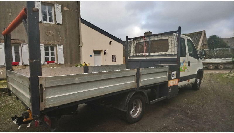Iveco Daily 35C15 Doka flatbed - Carrinha de caixa aberta: foto 2 Iveco Daily 35C15 Doka flatbed - Carrinha de caixa aberta: foto 2
