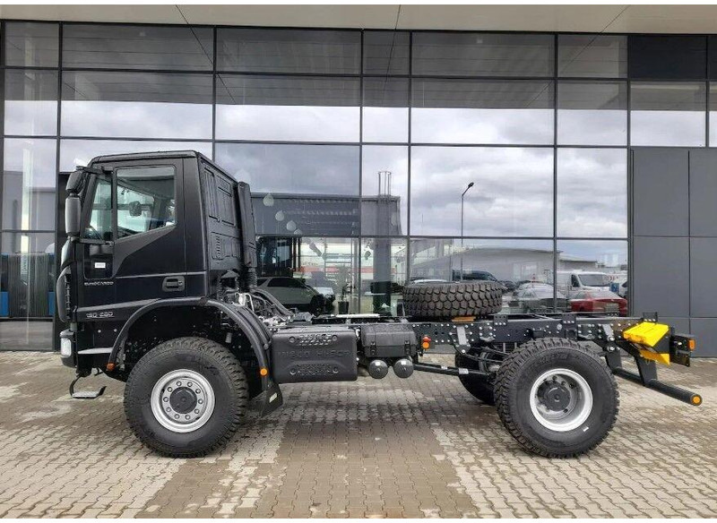 Iveco EuroCargo ML150E28WS - Camião chassi: foto 4 Iveco EuroCargo ML150E28WS - Camião chassi: foto 4