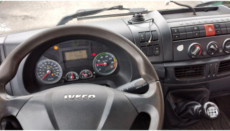Iveco Eurocargo 120E25 - Camião de caixa aberta/ Plataforma, Camião grua: foto 4 Iveco Eurocargo 120E25 - Camião de caixa aberta/ Plataforma, Camião grua: foto 4