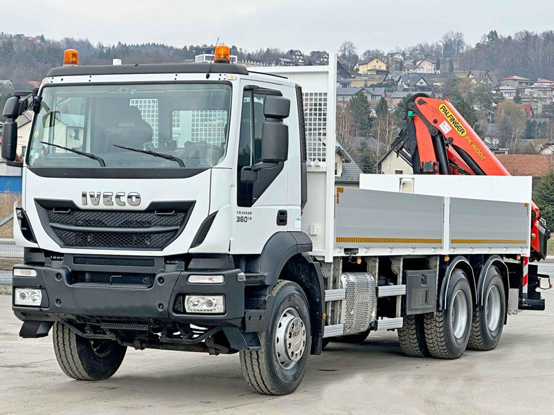 Iveco TRAKKER 360 * PRITSCHE 6,80* PK 16002 B+FUNK*6x4 - Camião de caixa aberta/ Plataforma, Camião grua: foto 4 Iveco TRAKKER 360 * PRITSCHE 6,80* PK 16002 B+FUNK*6x4 - Camião de caixa aberta/ Plataforma, Camião grua: foto 4