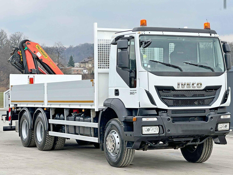 Iveco TRAKKER 360 * PRITSCHE 6,80* PK 16002 B+FUNK*6x4 - Camião de caixa aberta/ Plataforma, Camião grua: foto 3 Iveco TRAKKER 360 * PRITSCHE 6,80* PK 16002 B+FUNK*6x4 - Camião de caixa aberta/ Plataforma, Camião grua: foto 3