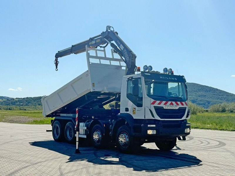 Iveco TRAKKER 450 * FASSI F215A.0.22 + FUNK / 8x4 *TOP - Camião basculante, Camião grua: foto 2 Iveco TRAKKER 450 * FASSI F215A.0.22 + FUNK / 8x4 *TOP - Camião basculante, Camião grua: foto 2
