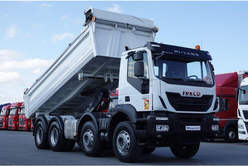 Iveco TRAKKER / 8x4 / WYWROTKA / HYDROBURTA / BORDMATIC / EURO 6 / ME - Camião basculante: foto 5 Iveco TRAKKER / 8x4 / WYWROTKA / HYDROBURTA / BORDMATIC / EURO 6 / ME - Camião basculante: foto 5