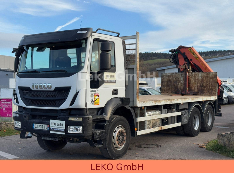 Iveco Trakker 450 Mit Kran( Palfinger PK 22002 .EH) - Camião de caixa aberta/ Plataforma, Camião grua: foto 4 Iveco Trakker 450 Mit Kran( Palfinger PK 22002 .EH) - Camião de caixa aberta/ Plataforma, Camião grua: foto 4