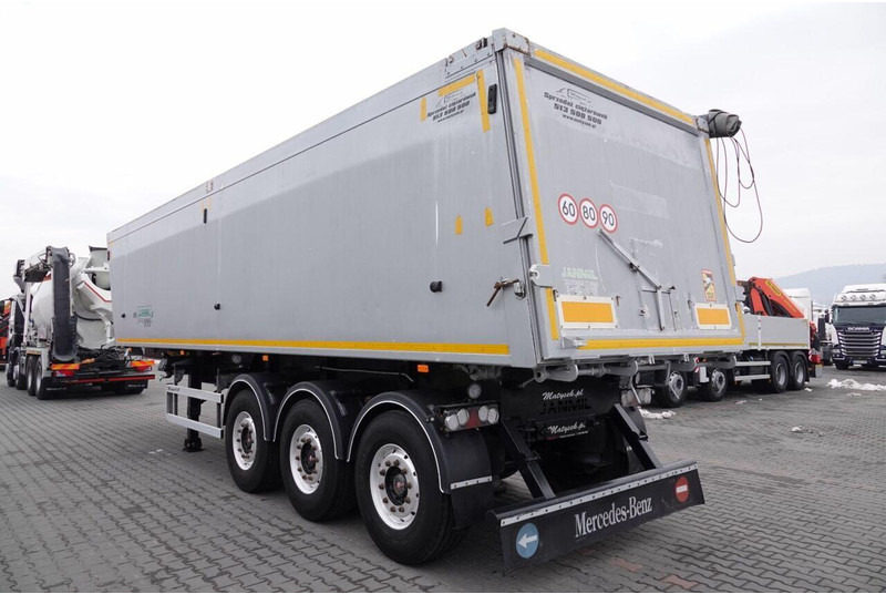 Janmil WYWROTKA / 42 m3 / TYŁ KLAPA / SAF / OŚ PODNOSZONA / ALUFELGI / - Semi-reboque basculante: foto 3 Janmil WYWROTKA / 42 m3 / TYŁ KLAPA / SAF / OŚ PODNOSZONA / ALUFELGI / - Semi-reboque basculante: foto 3