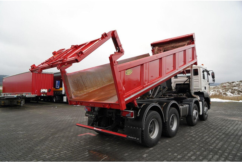 MAN TGA 35.400 / 8X4 / WYWROTKA 2 STR. / HYDROBURTA / HYDROKLAPA / M - Camião basculante: foto 4 MAN TGA 35.400 / 8X4 / WYWROTKA 2 STR. / HYDROBURTA / HYDROKLAPA / M - Camião basculante: foto 4