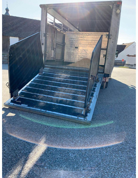 MAN TGL 12.250 - Camião transporte de gado: foto 3 MAN TGL 12.250 - Camião transporte de gado: foto 3