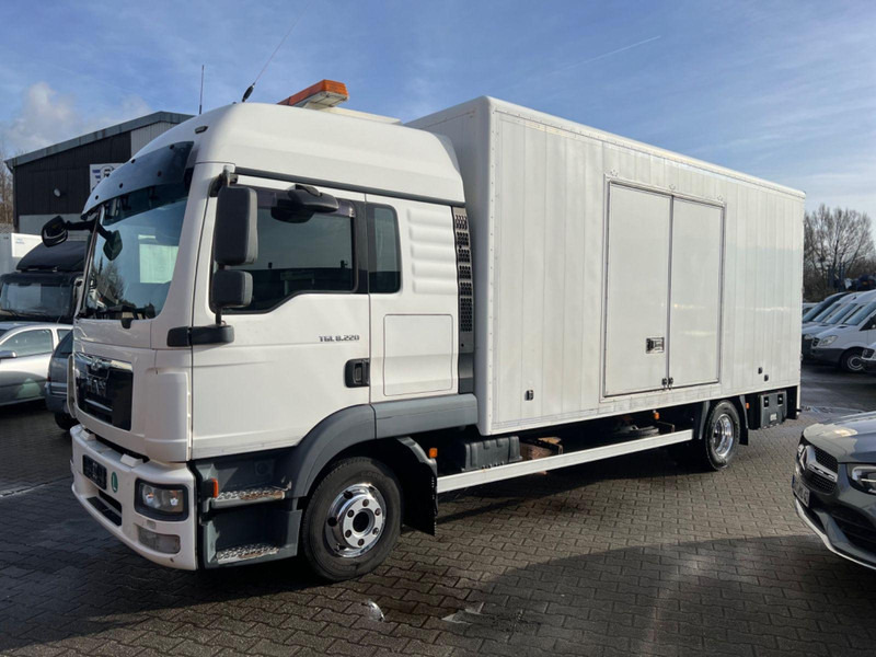 MAN TGL 8.220 Abschlepper*Geschlossen*Aufgelastet* - Camião transporte de veículos: foto 1 MAN TGL 8.220 Abschlepper*Geschlossen*Aufgelastet* - Camião transporte de veículos: foto 1