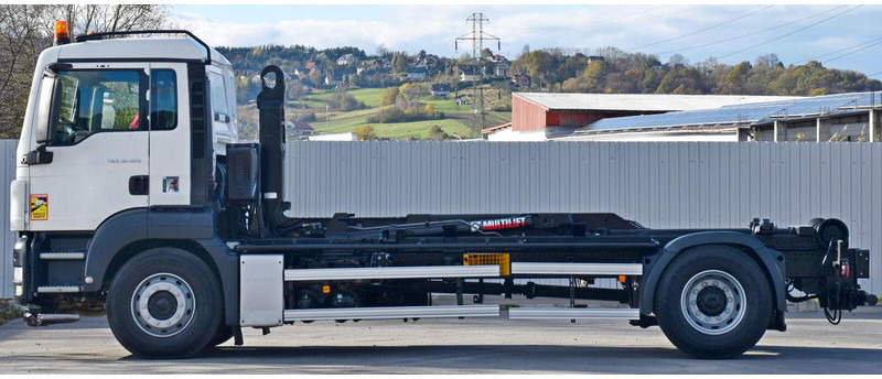 MAN TGS 18.320 Abrollkipper * Top Zustand! - Camião polibenne: foto 3 MAN TGS 18.320 Abrollkipper * Top Zustand! - Camião polibenne: foto 3