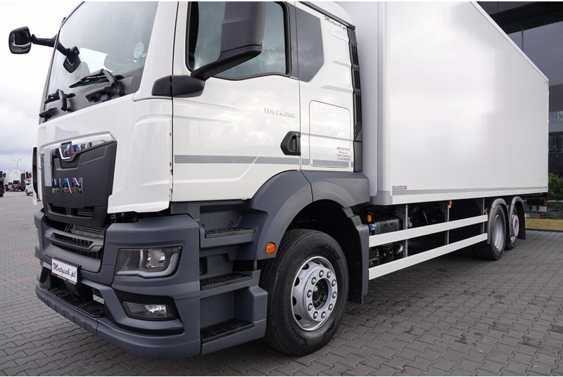 MAN TGS 26.360 / 6x2 / CHŁODNIA -8,2 M / AGREGAT CARRIER SUPRA 850 / - Camião frigorífico: foto 3 MAN TGS 26.360 / 6x2 / CHŁODNIA -8,2 M / AGREGAT CARRIER SUPRA 850 / - Camião frigorífico: foto 3