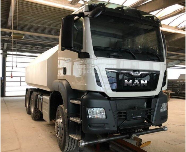 MAN TGS 33.500 - Caminhão tanque: foto 2 MAN TGS 33.500 - Caminhão tanque: foto 2