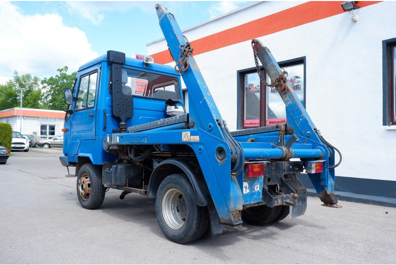 MULTICAR Champion 4x4 - Skip loader - Camião multibenne: foto 3 MULTICAR Champion 4x4 - Skip loader - Camião multibenne: foto 3