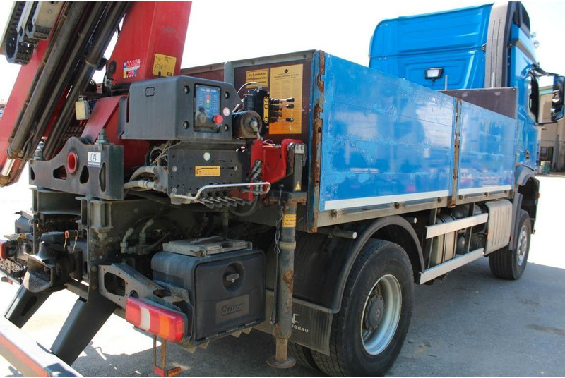 Mercedes-Benz 1848 4x4 Crane HMF 1820 - Camião de caixa aberta/ Plataforma, Camião grua: foto 4 Mercedes-Benz 1848 4x4 Crane HMF 1820 - Camião de caixa aberta/ Plataforma, Camião grua: foto 4