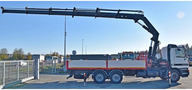 Camião de caixa aberta/ Plataforma, Camião grua Mercedes-Benz ACTROS 2635 Pritsche: foto 6