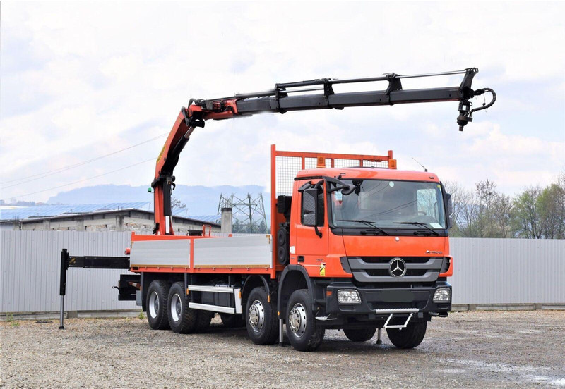 Mercedes-Benz ACTROS 3241 - Camião de caixa aberta/ Plataforma, Camião grua: foto 1 Mercedes-Benz ACTROS 3241 - Camião de caixa aberta/ Plataforma, Camião grua: foto 1