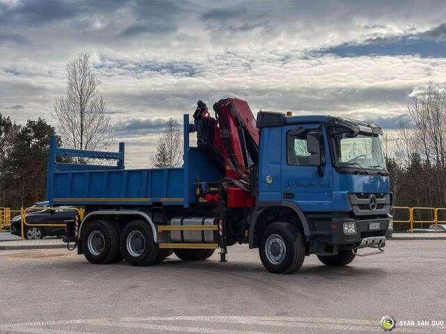 Mercedes-Benz ACTROS 3341 6x6 HMF 4220 K4 CRANE KIPPER - Camião basculante, Camião grua: foto 4 Mercedes-Benz ACTROS 3341 6x6 HMF 4220 K4 CRANE KIPPER - Camião basculante, Camião grua: foto 4