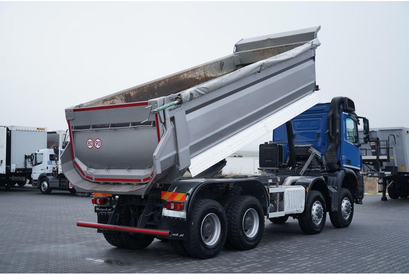 Mercedes-Benz ACTROS 4145 / 8X8 / WYWROTKA TYLNOZSYPOWA / KH-KIPPER 6 M / AUTO - Camião basculante: foto 4 Mercedes-Benz ACTROS 4145 / 8X8 / WYWROTKA TYLNOZSYPOWA / KH-KIPPER 6 M / AUTO - Camião basculante: foto 4