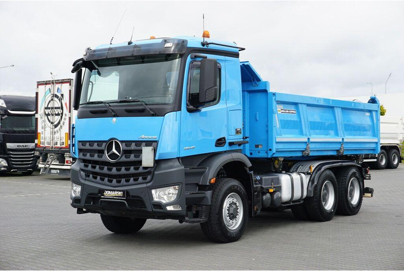 Mercedes-Benz AROCS / 2545 / E 6 / WYWROTKA / 6 X 6 / HYDROBURTA - Camião basculante: foto 2 Mercedes-Benz AROCS / 2545 / E 6 / WYWROTKA / 6 X 6 / HYDROBURTA - Camião basculante: foto 2