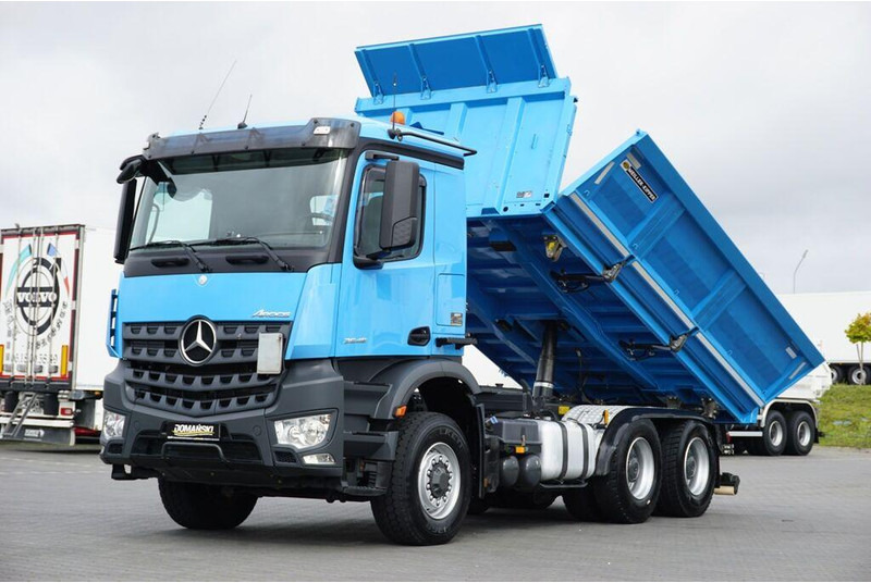 Mercedes-Benz AROCS / 2545 / E 6 / WYWROTKA / 6 X 6 / HYDROBURTA - Camião basculante: foto 1 Mercedes-Benz AROCS / 2545 / E 6 / WYWROTKA / 6 X 6 / HYDROBURTA - Camião basculante: foto 1