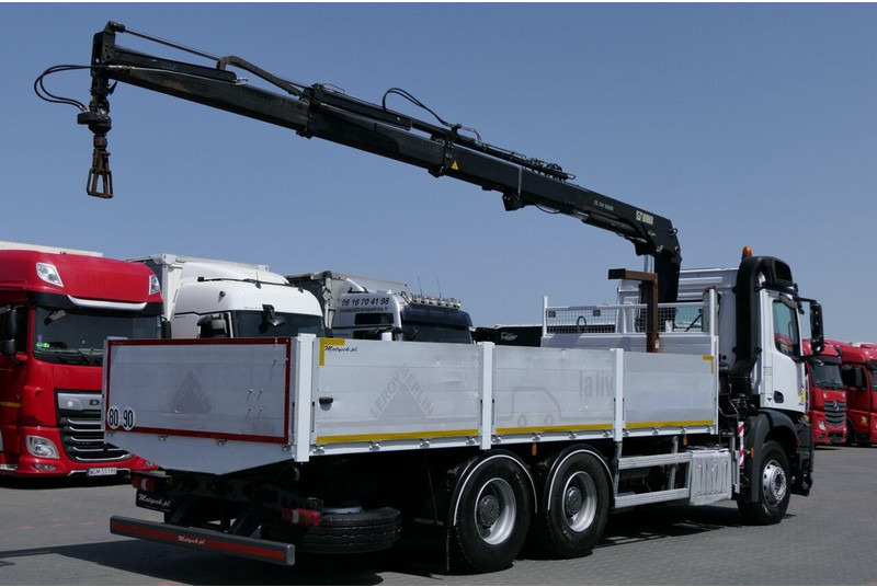 Mercedes-Benz AROCS 2633 - Camião de caixa aberta/ Plataforma, Camião grua: foto 5 Mercedes-Benz AROCS 2633 - Camião de caixa aberta/ Plataforma, Camião grua: foto 5