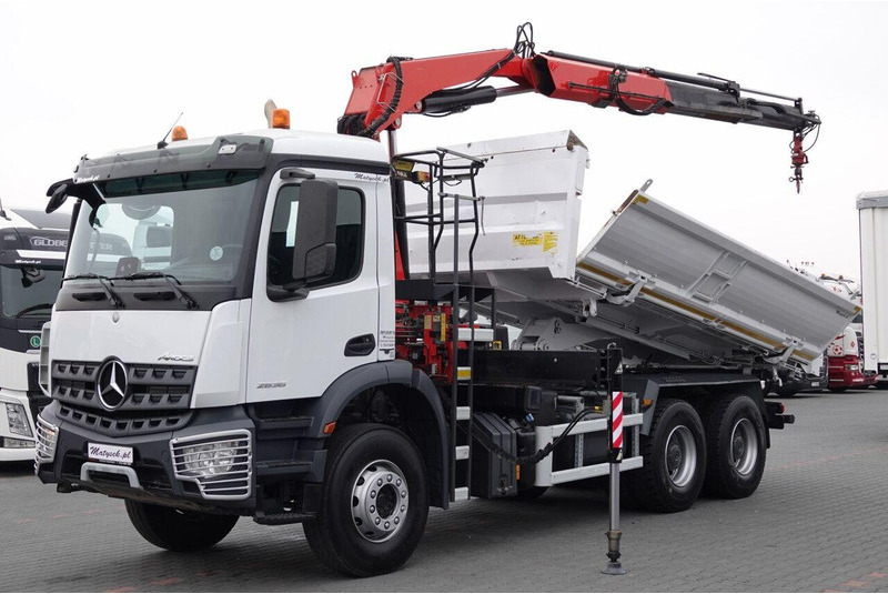 Mercedes-Benz AROCS 2636 - Camião basculante, Camião grua: foto 1 Mercedes-Benz AROCS 2636 - Camião basculante, Camião grua: foto 1