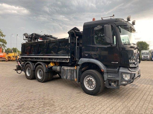 Mercedes-Benz AROCS 2643 - Camião basculante, Camião grua: foto 3 Mercedes-Benz AROCS 2643 - Camião basculante, Camião grua: foto 3