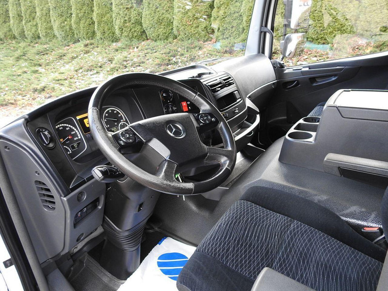 Mercedes-Benz ATEGO 12.24 KONTENER WINDA 18 PALET TEMPOMAT KLIMATYZACJA AUTOMA - Camião furgão: foto 2 Mercedes-Benz ATEGO 12.24 KONTENER WINDA 18 PALET TEMPOMAT KLIMATYZACJA AUTOMA - Camião furgão: foto 2